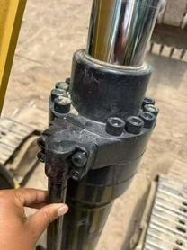 Buy Caterpillar 323 Used Excavator / 7 Buy Caterpillar 323 Used Excavator / 7