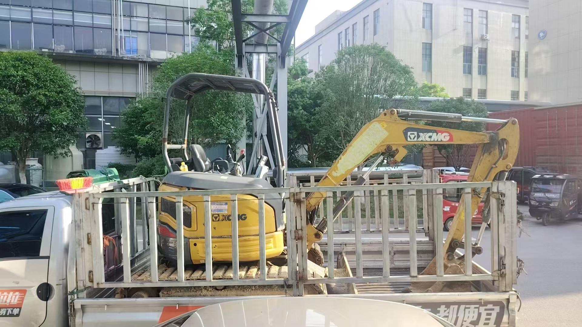 Buy XCMG XE26U Used Excavator / 3