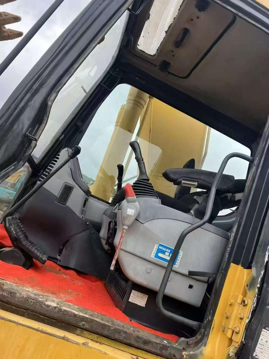 Buy Komatsu PC200-7 Used Excavator / 3