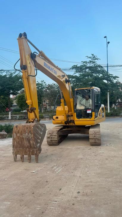 Buy Komatsu PC130-7 Used Excavator / 1