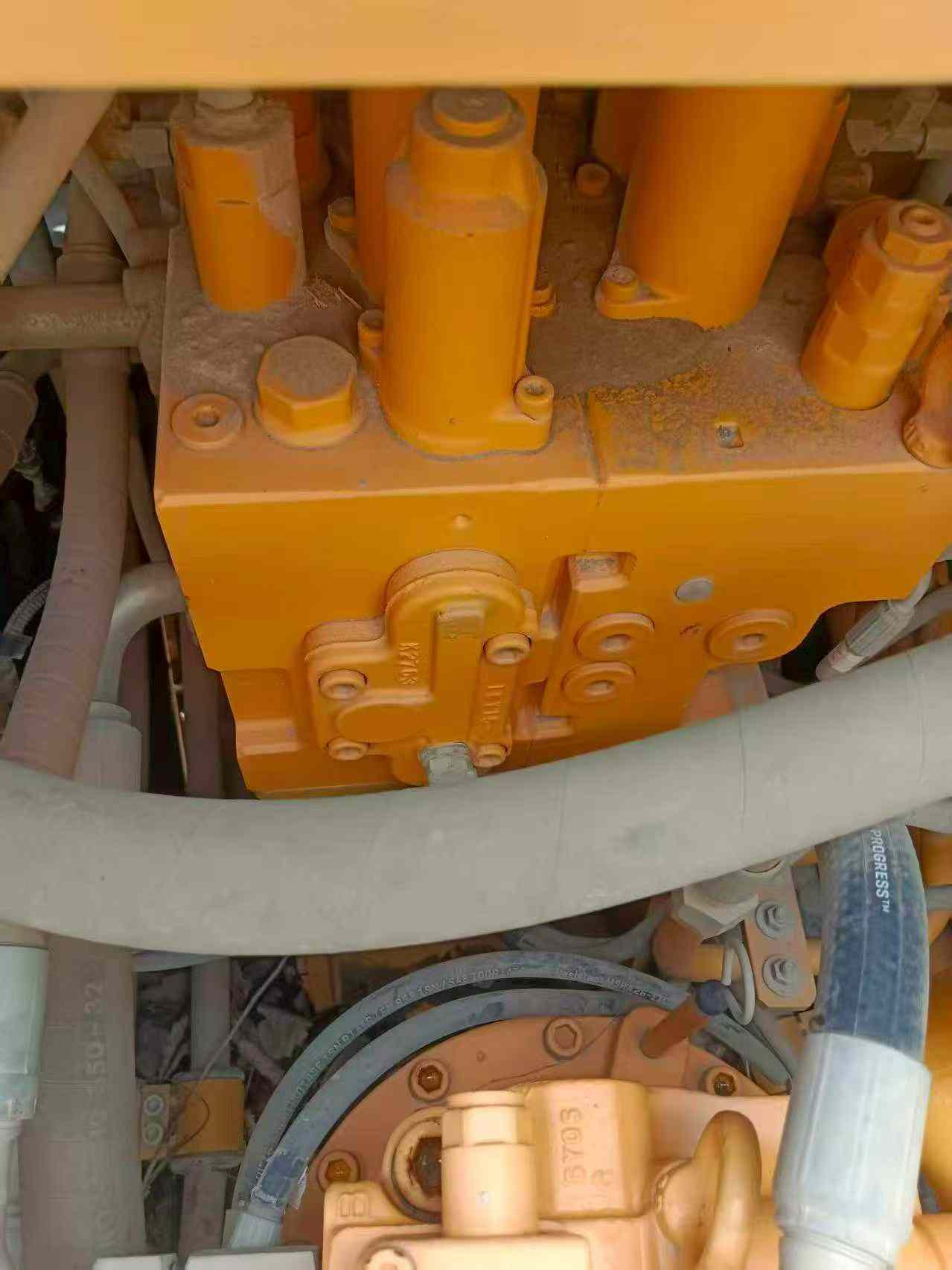 شراء حفارة Sany SY215C-10 مستعملة / 5