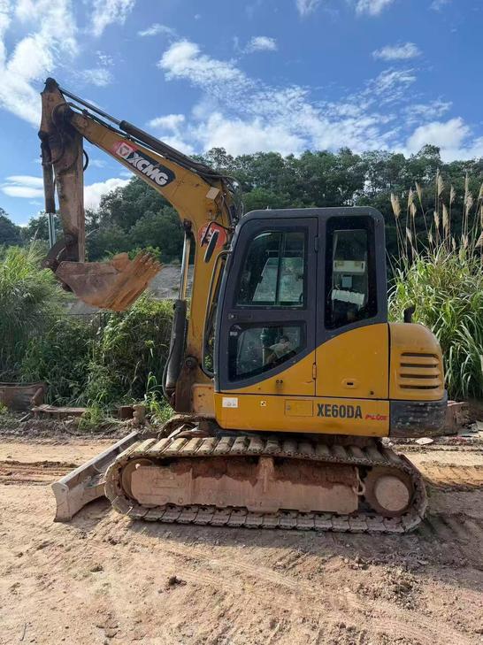 Buy XCMG XE60 Used Excavator / 1