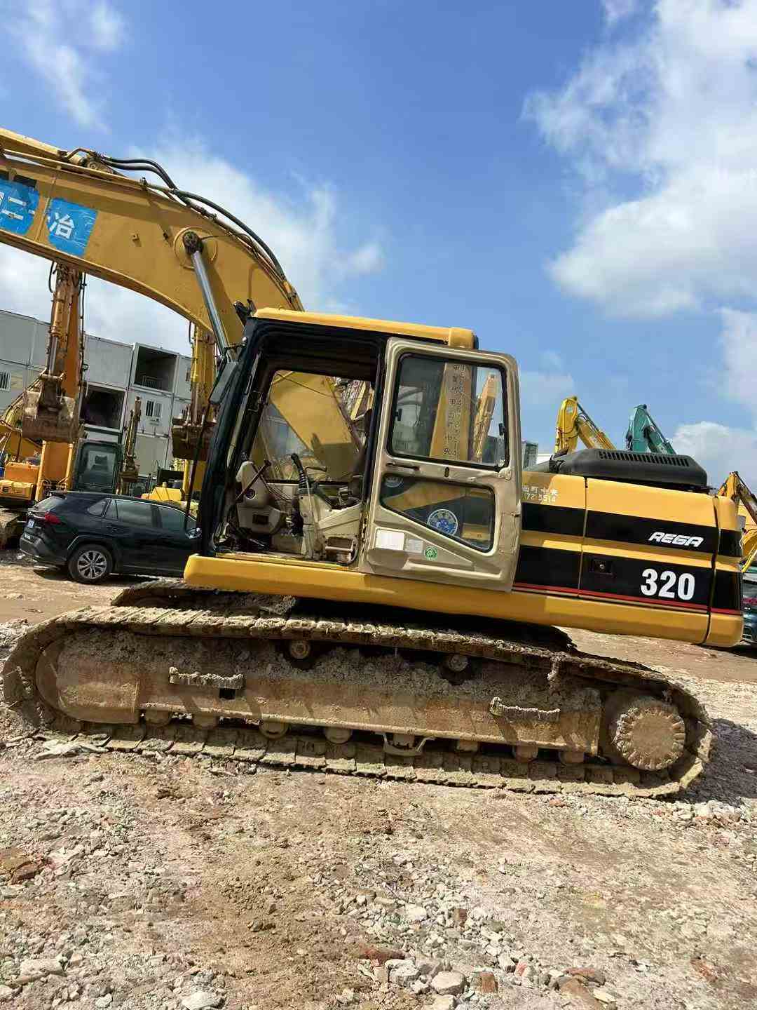 Buy Caterpillar 320V2 Used Excavator / 5