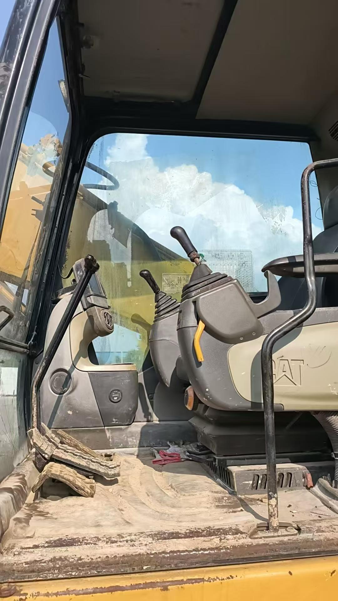 Buy Caterpillar 320D Used Excavator / 7