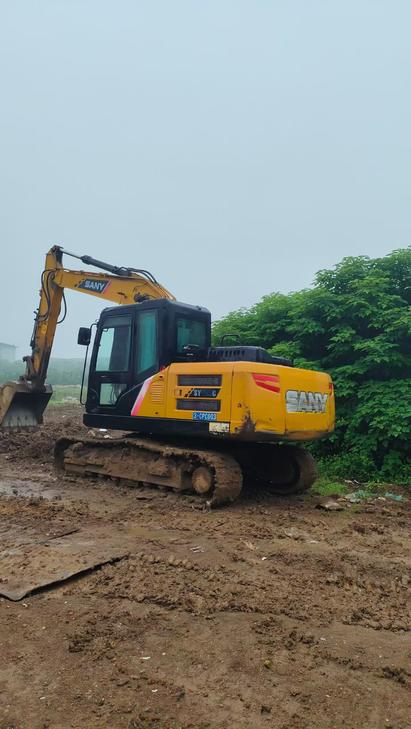Buy Sany SY135 Used Excavator / 1