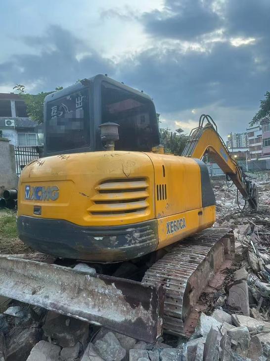 Buy XCMG XE60 Used Excavator / 1