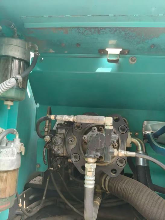 Buy Kobelco SK270D Used Excavator / 1