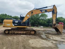 Buy Caterpillar 323D2L Used Excavator / 2 Buy Caterpillar 323D2L Used Excavator / 2