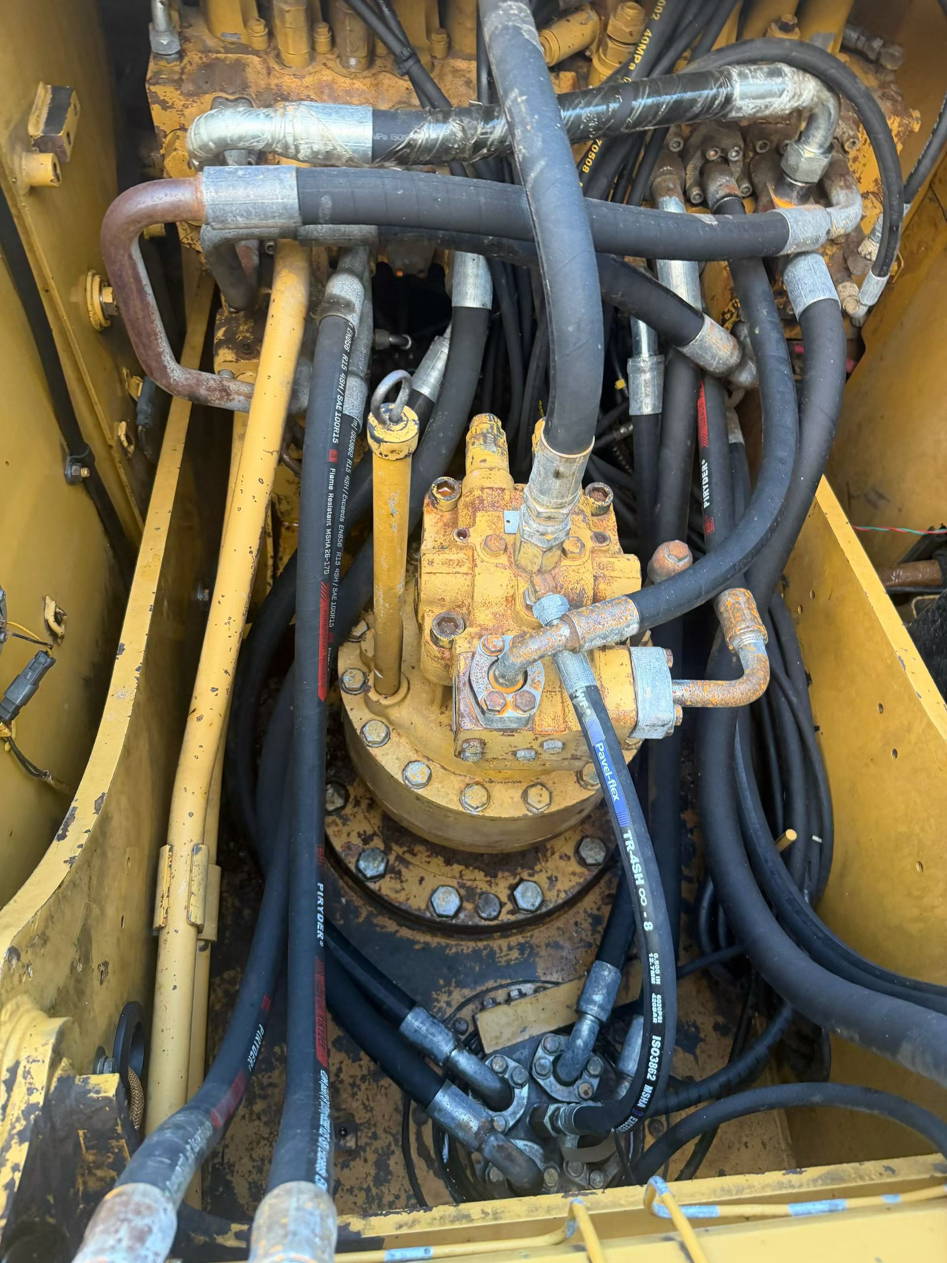 Buy Caterpillar 320D Used Excavator / 7