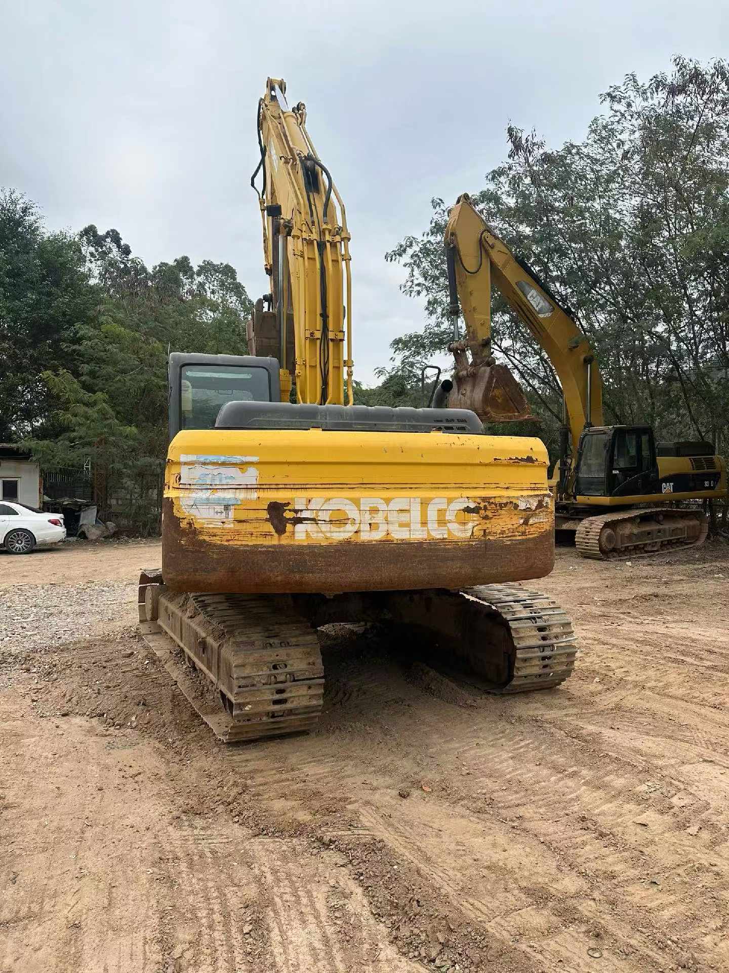 Buy Kobelco SK200 Used Excavator / 3