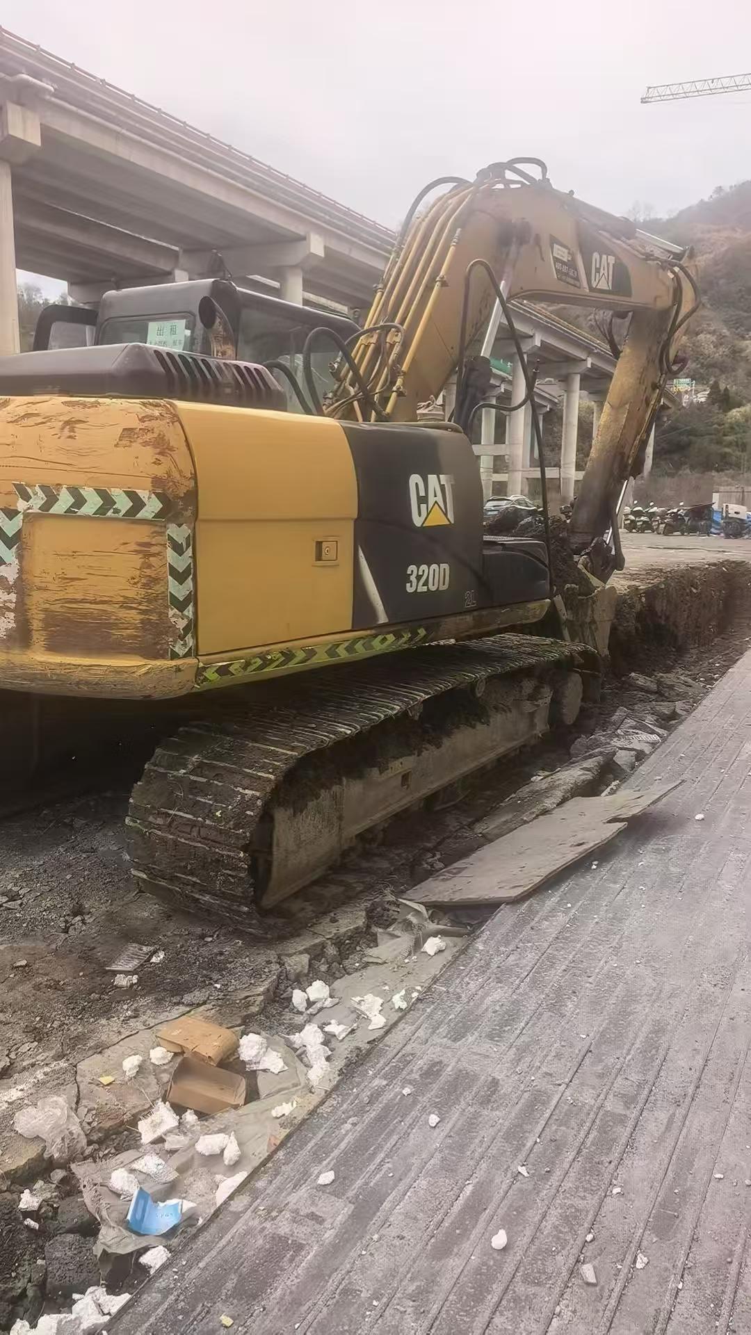 Buy Caterpillar M318 Used Excavator / 4