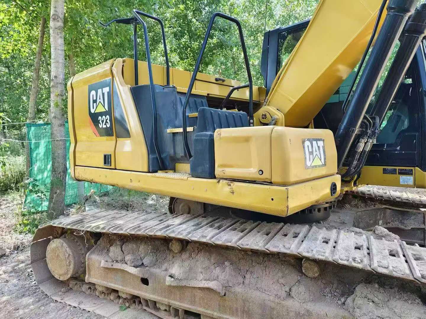 Buy Caterpillar 323 Used Excavator / 4