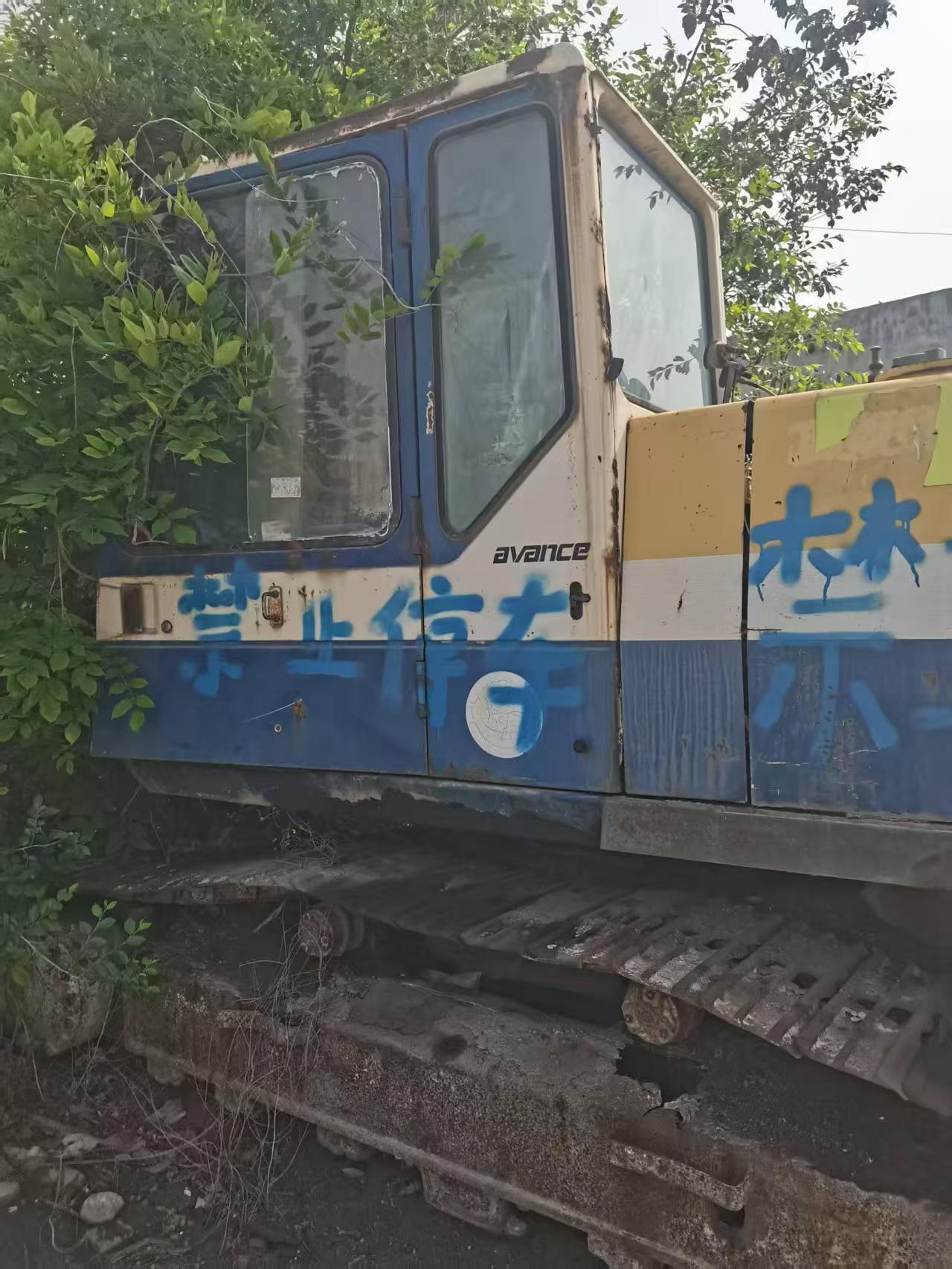 Buy Komatsu PC200-5 Used Excavator / 2