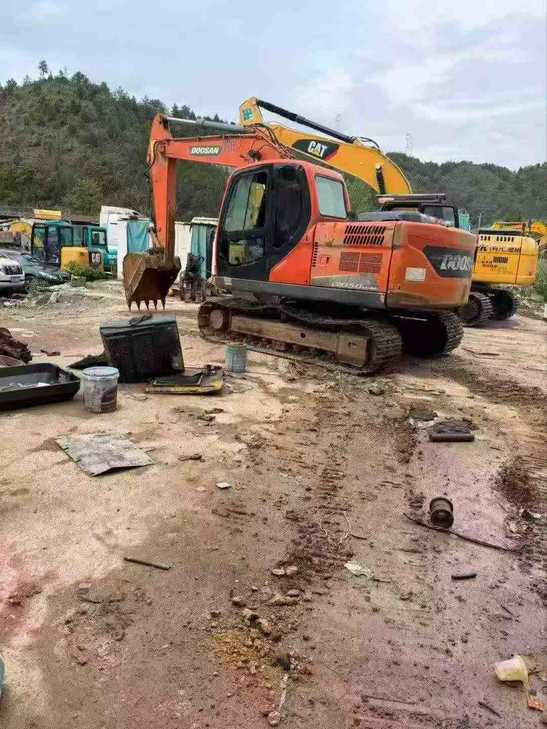 Buy Doosan DX130-9C Used Excavator / 1