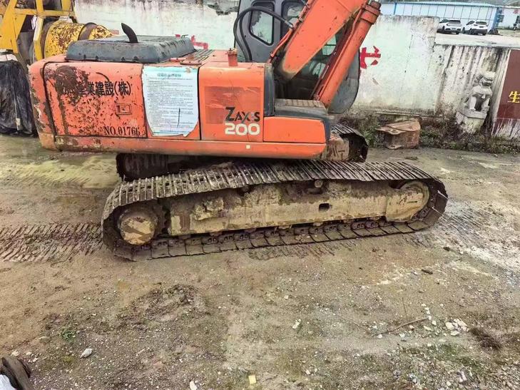 Buy Hitachi ZX200-6 Used Excavator / 1