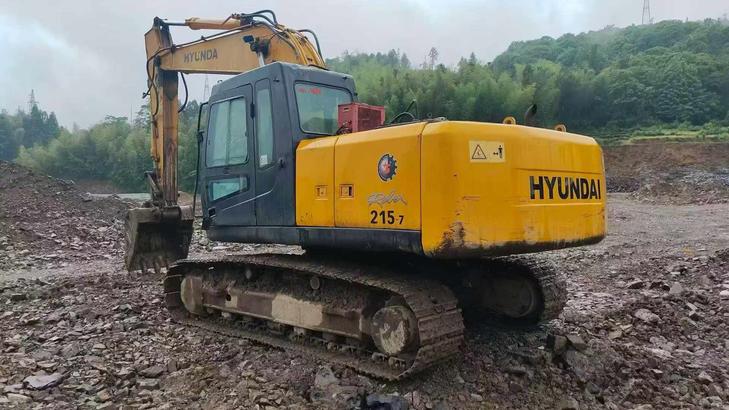 Buy Hyundai R215-7 Used Excavator / 1