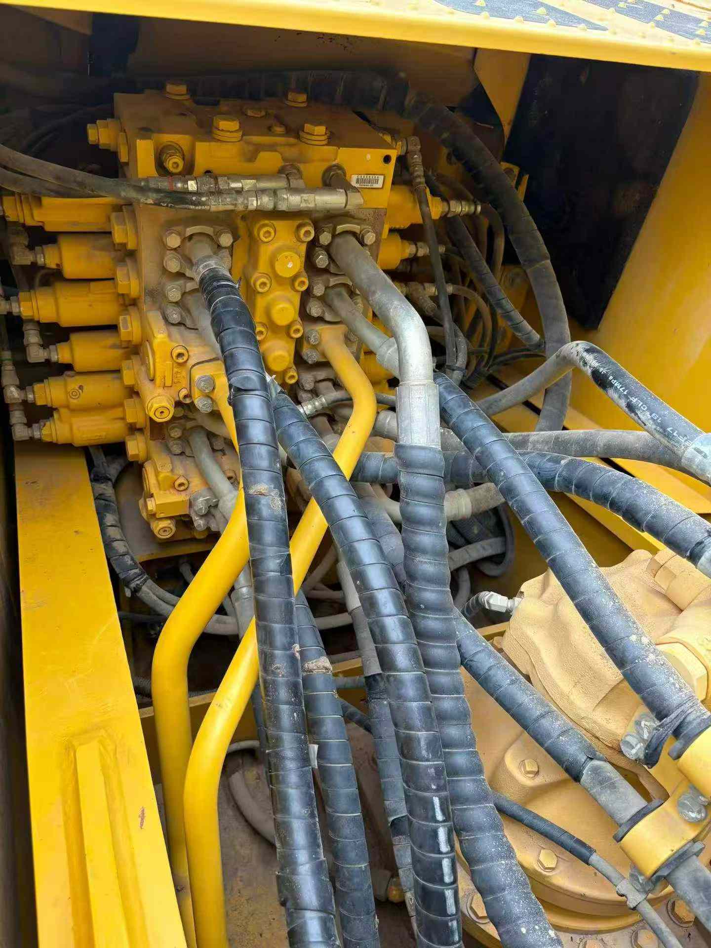 Buy Komatsu PC200-8 Used Excavator / 2