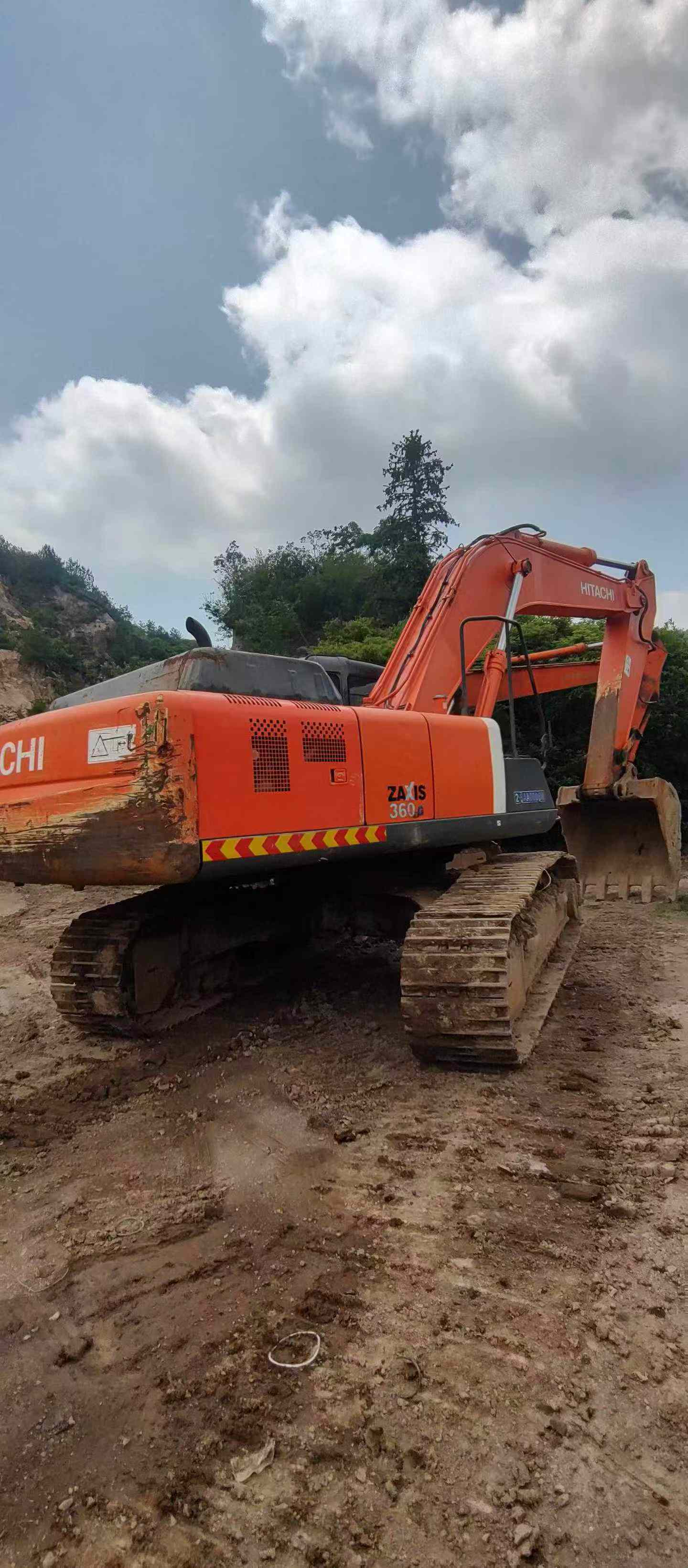 Buy Hitachi ZX330-3G Used Excavator / 4