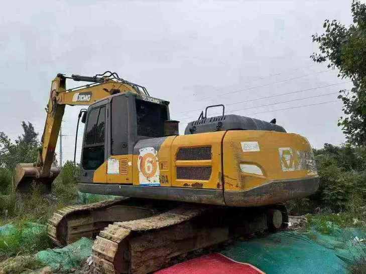 Buy XCMG XE215 Used Excavator / 1