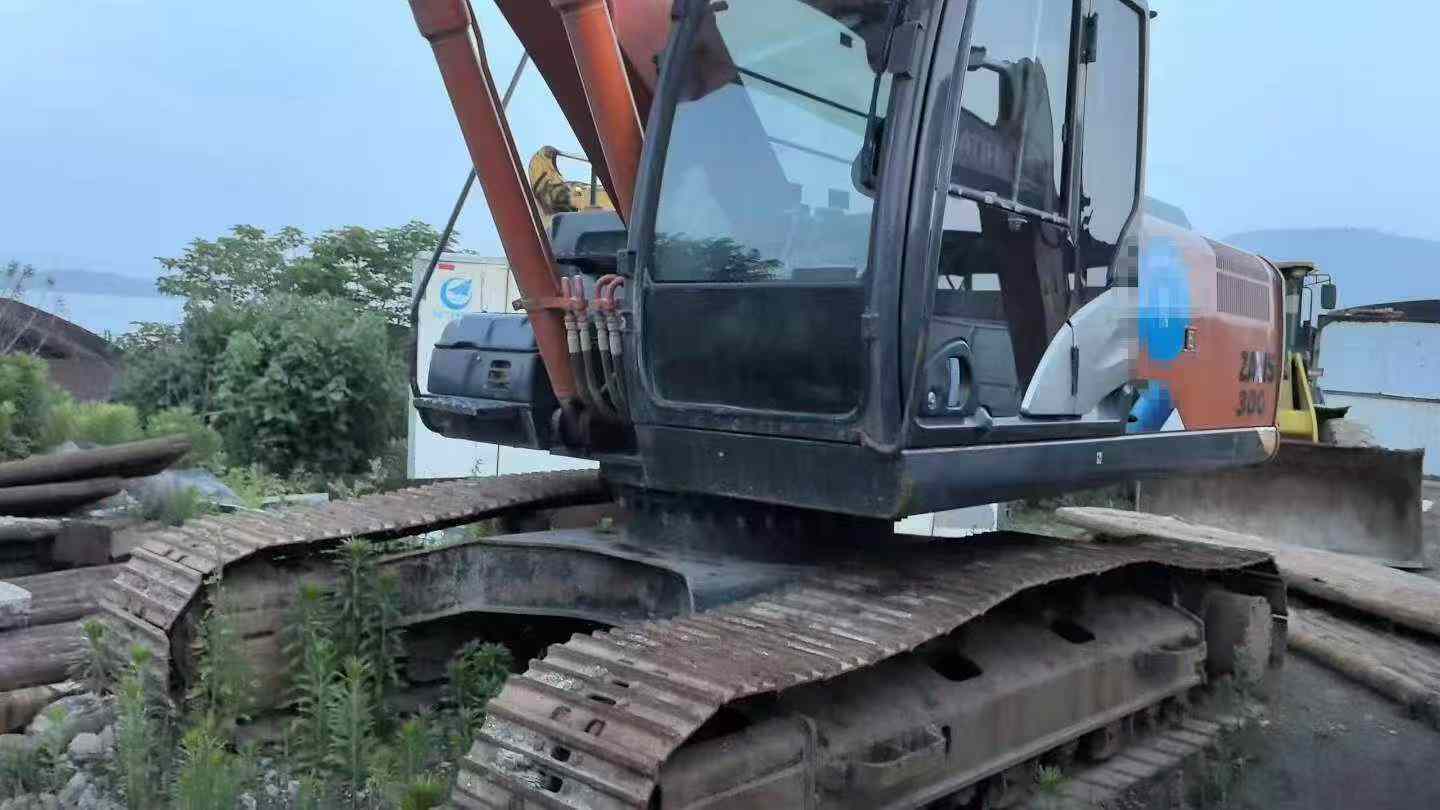 Buy Hitachi ZX240-5A Used Excavator / 2