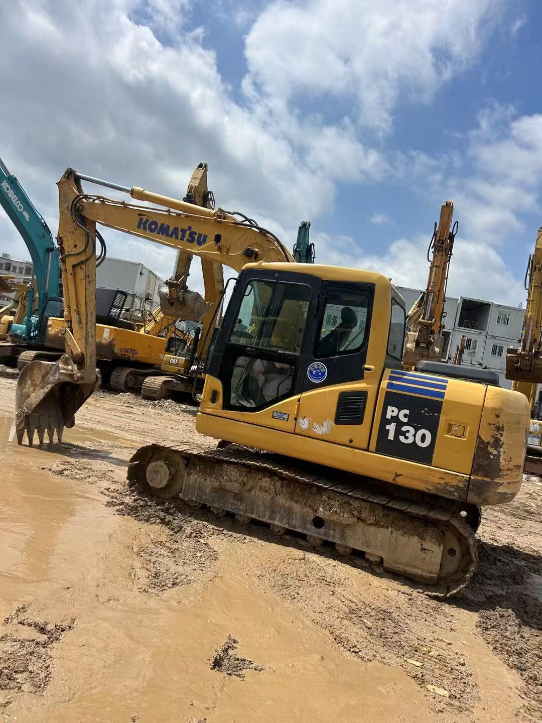 Buy Komatsu PC130-7 Used Excavator / 3