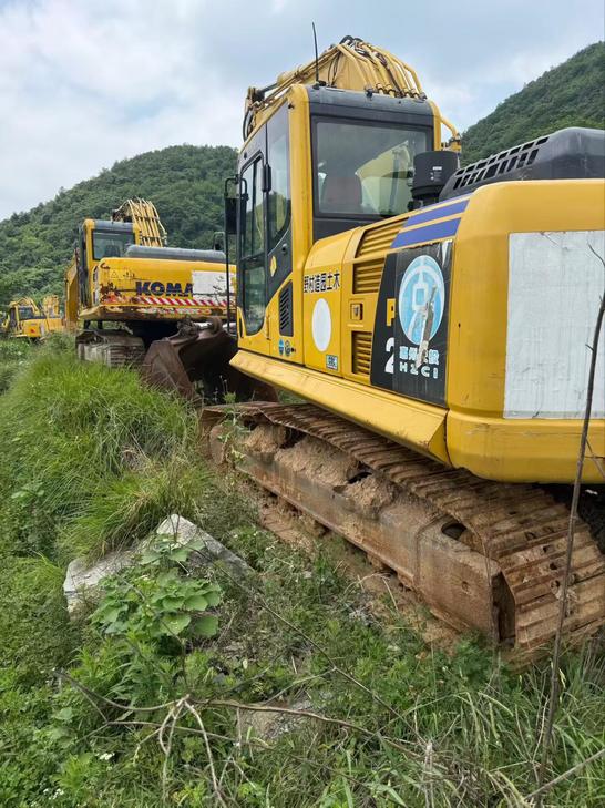 Buy Komatsu PC200-8 Used Excavator / 1