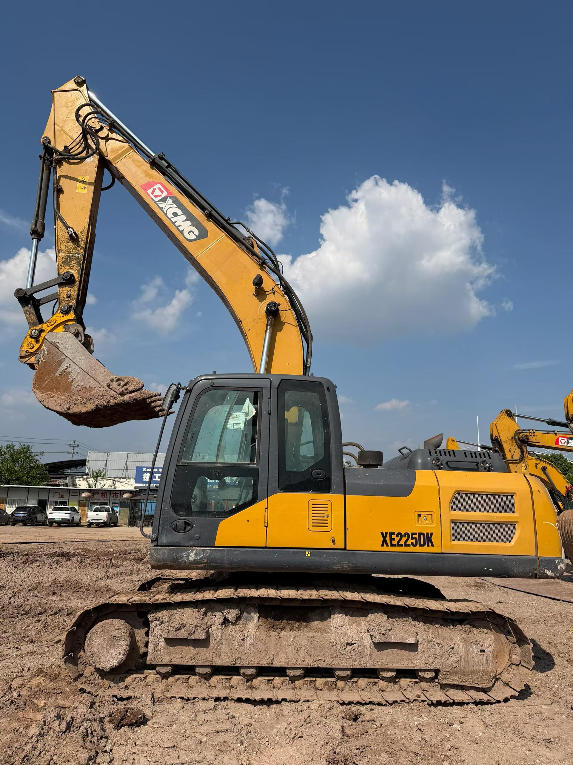 Buy XCMG XE200DA Used Excavator / 4