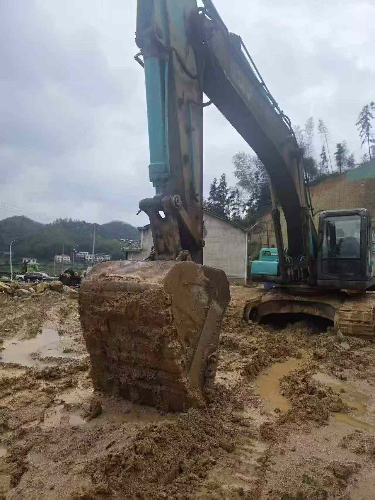 Buy Kobelco SK330 Used Excavator / 3
