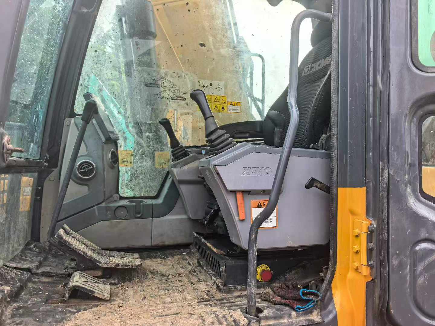 Buy XCMG XE200 Used Excavator / 8