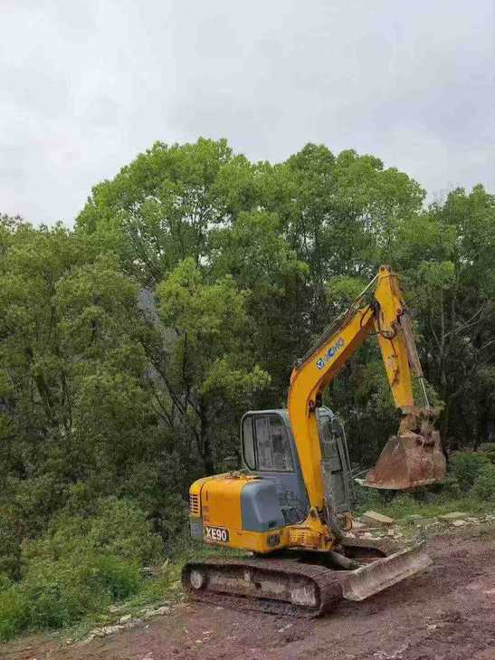 Buy XCMG XE65D Used Excavator / 1