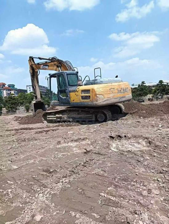 Buy XCMG XE200 Used Excavator / 1