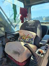 Buy Sumitomo SH210-5 Used Excavator / 2 Buy Sumitomo SH210-5 Used Excavator / 2