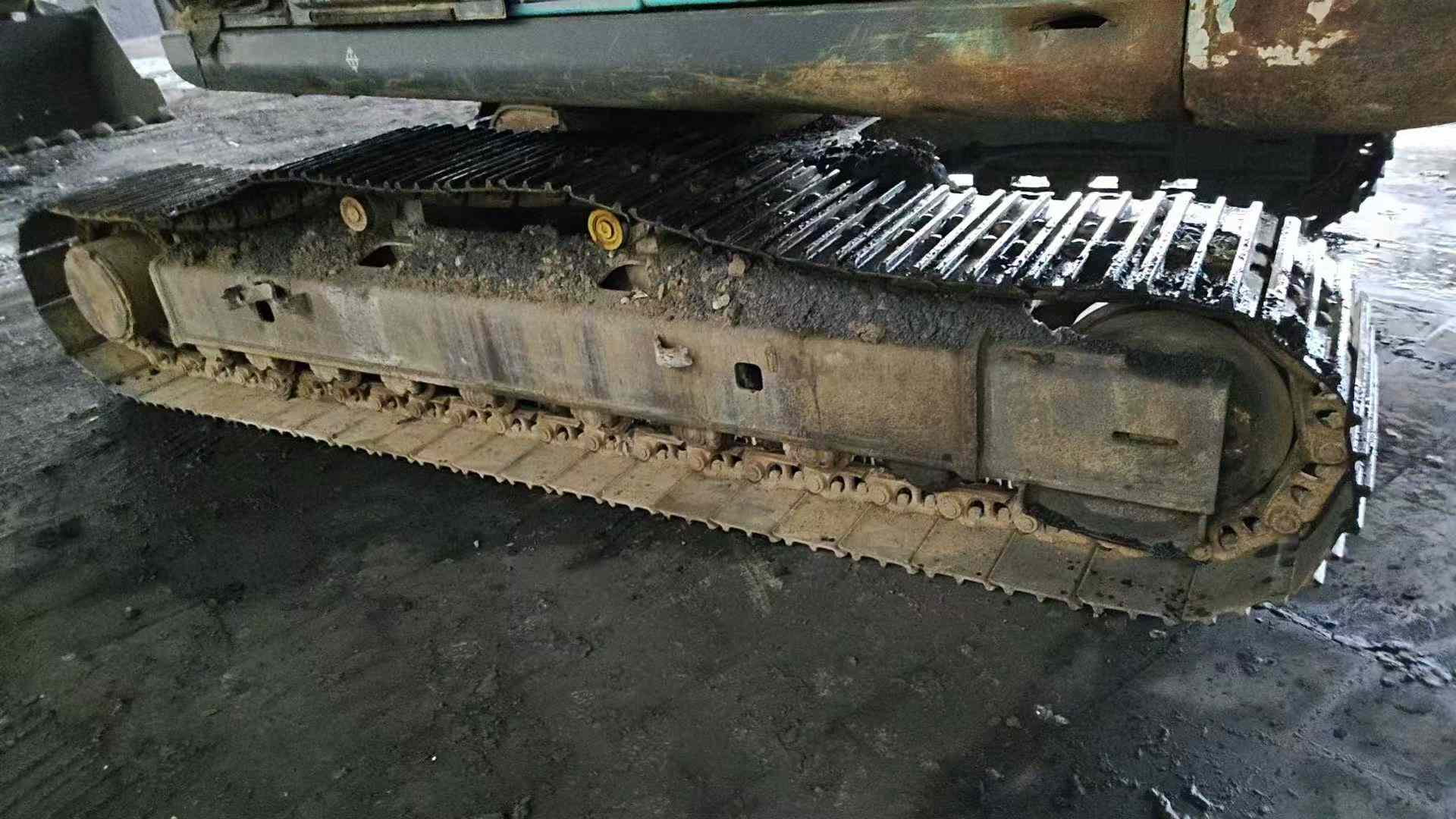 Buy Kobelco SK260 Used Excavator / 5