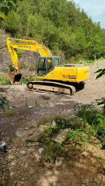 Buy Sumitomo SH240-3 Used Excavator / 1