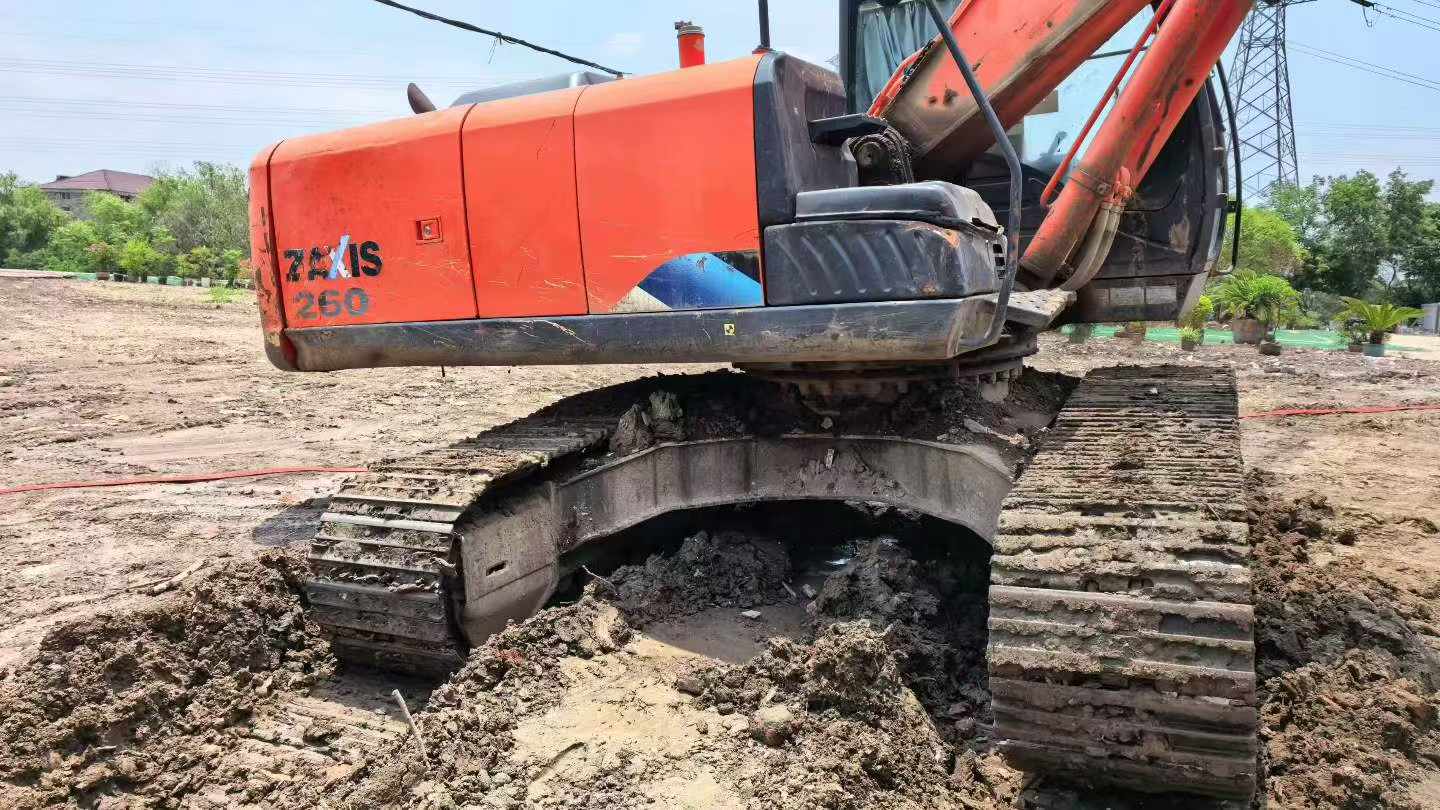 Buy Hitachi ZX240-5A Used Excavator / 6