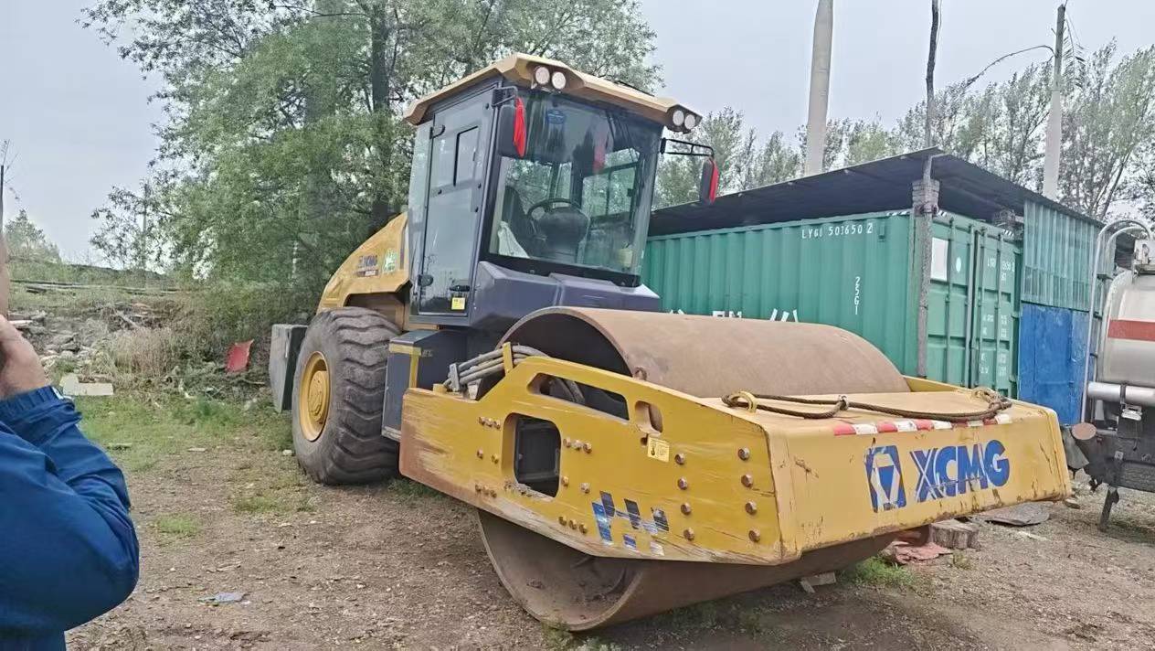 Buy XCMG XE26U Used Excavator / 1