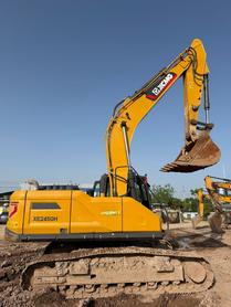 Buy XCMG XE245GH Used Excavator / 3 Buy XCMG XE245GH Used Excavator / 3