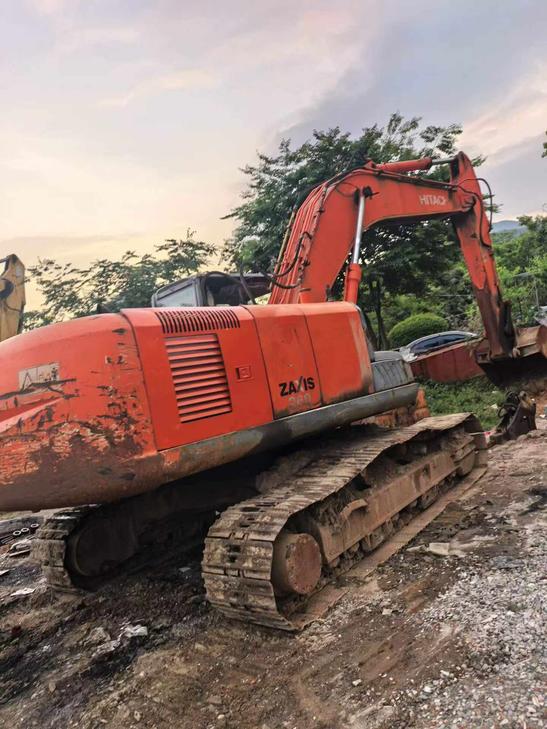 Buy Hitachi ZX240 Used Excavator / 1