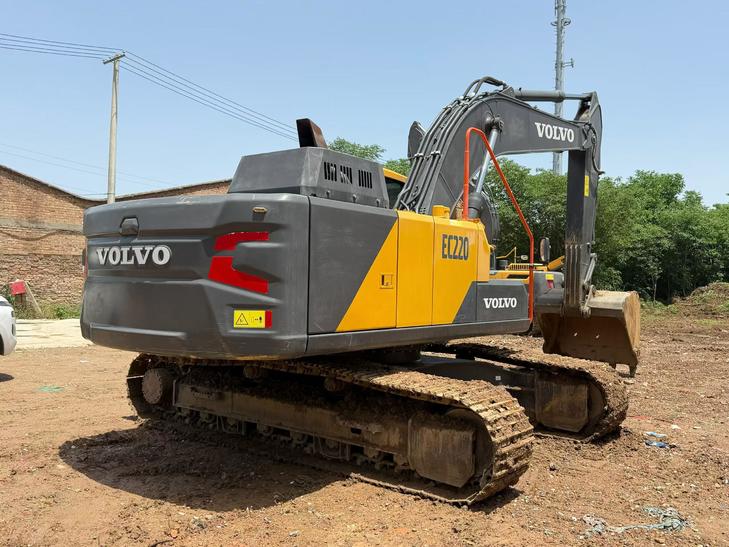 Buy Volvo EC220EL Used Excavator / 1