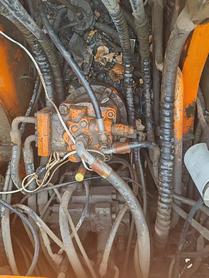 Buy Doosan DH220-7 Used Excavator / 3 Buy Doosan DH220-7 Used Excavator / 3