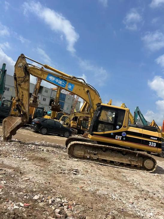 Buy Caterpillar 320V2 Used Excavator / 1