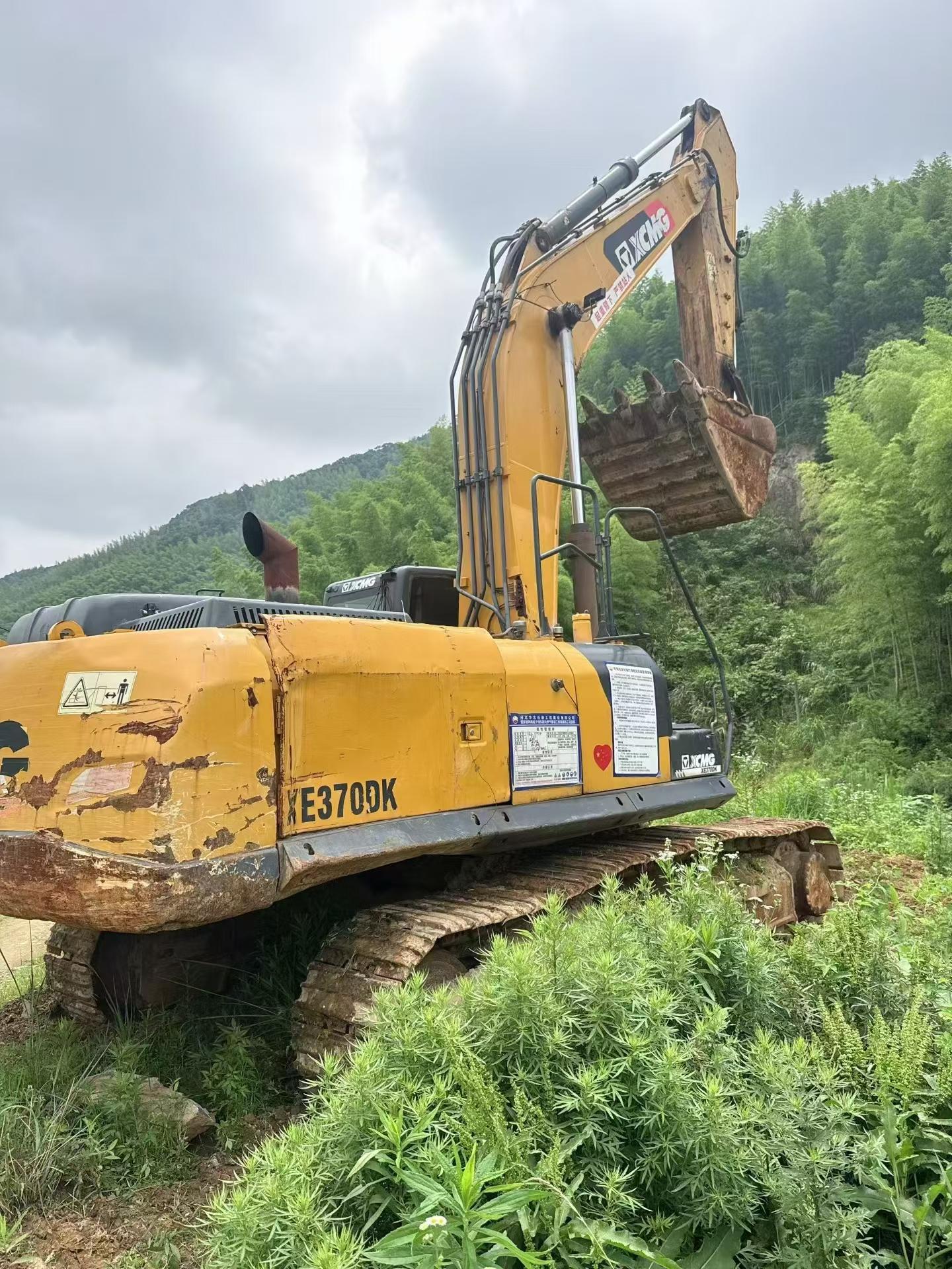 Buy XCMG XE370 Used Excavator / 3