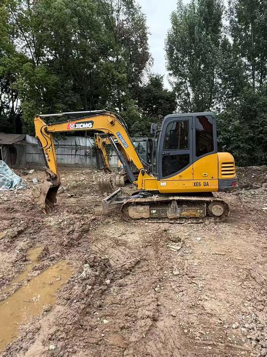 Buy XCMG XE60 Used Excavator / 1