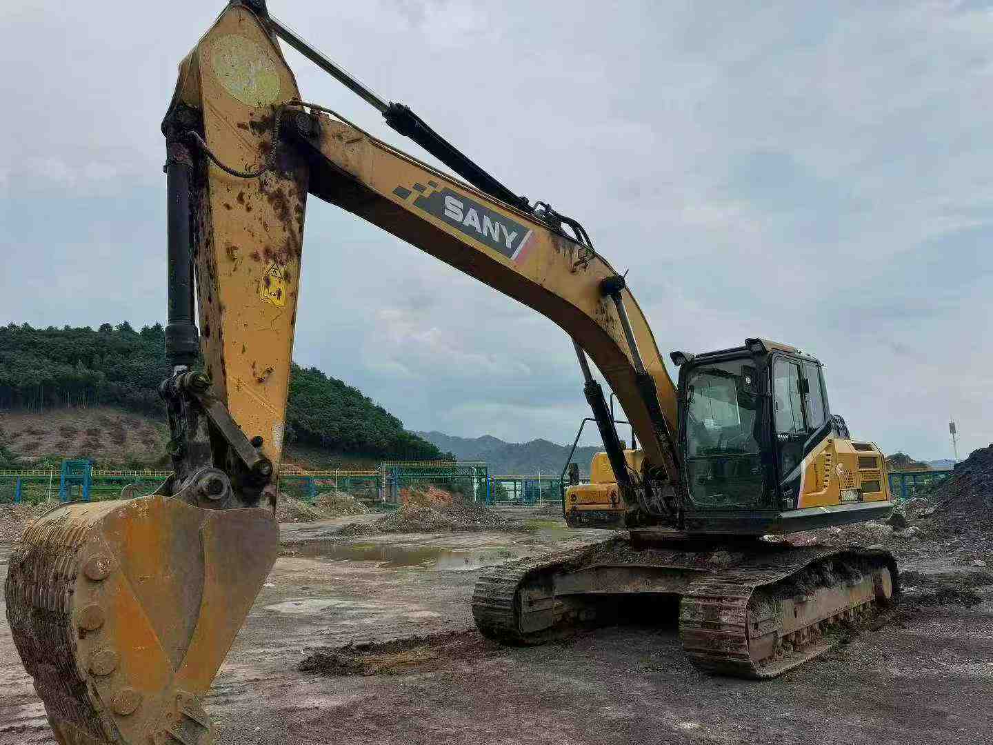 Buy Sany SY245H Used Excavator / 4