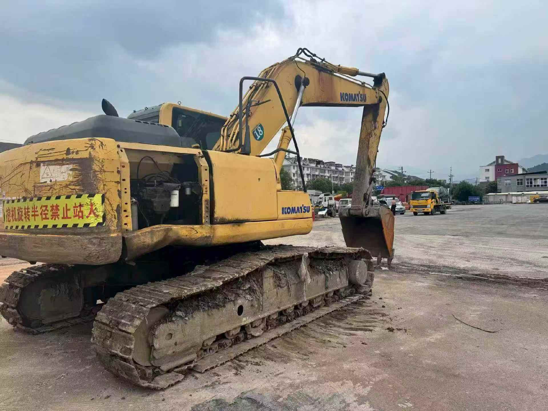 Buy Komatsu PC210LC-8 Used Excavator / 2
