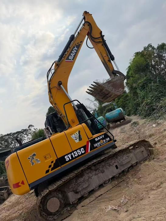 Buy Sany SY135 Used Excavator / 1