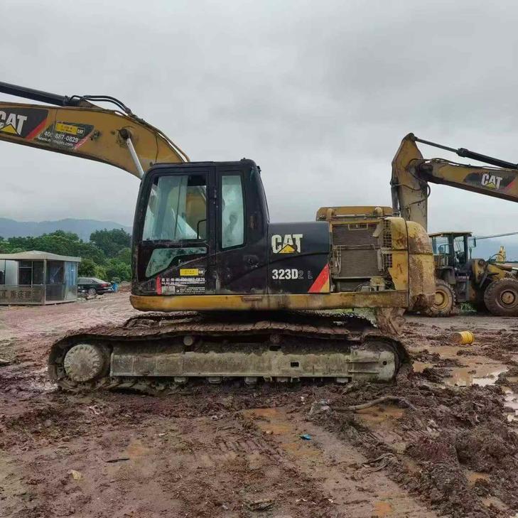 Buy Caterpillar 323D2L Used Excavator / 1