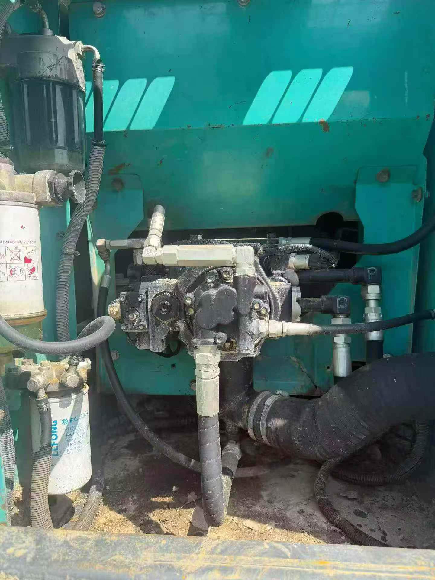 Buy Kobelco SK140 Used Excavator / 4