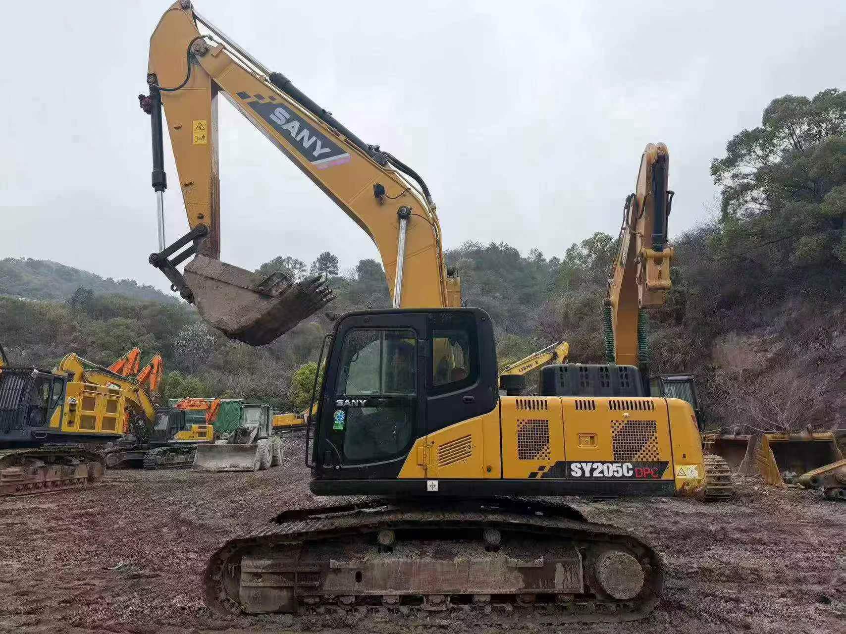 Buy Sany SY205C Used Excavator / 1