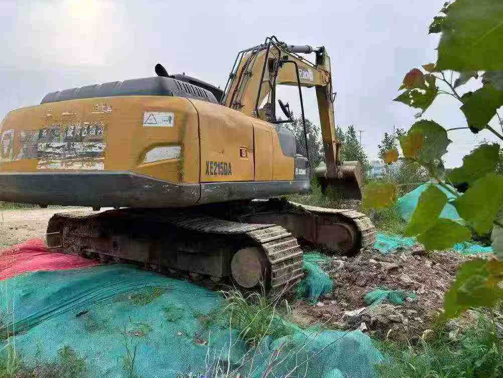 Buy XCMG XE215 Used Excavator / 2 Buy XCMG XE215 Used Excavator / 2